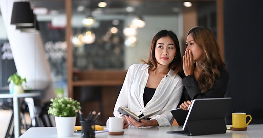 10 Phrases To Shut Down Workplace Gossip, Therapists Explain
