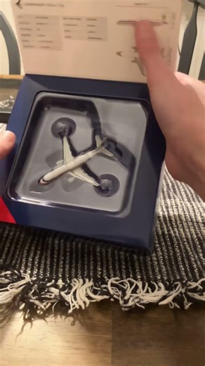 Model plane loop😅 #aviation #fyp