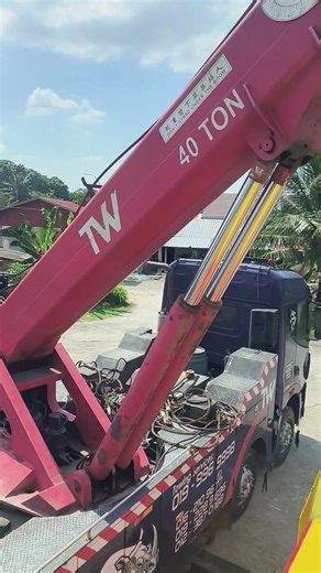 Understanding Tow Truck Operations and Crane Safety