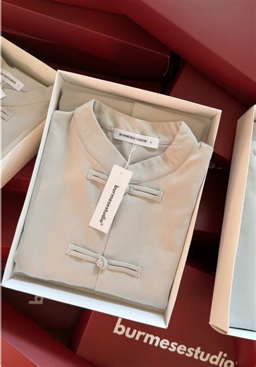 Authentic Burmesewear Ash Grey Signature Box Review