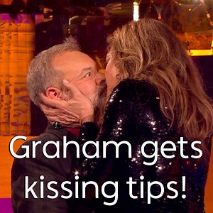 9.8M views · 8.5K reactions | Graham Norton gets valuable on-screen kissing tips from his guests: 1️⃣ Have mints handy! 2️⃣ No tongues! 3️⃣ Nobody does it quite like Meryl Streep! | BBC One | Facebook