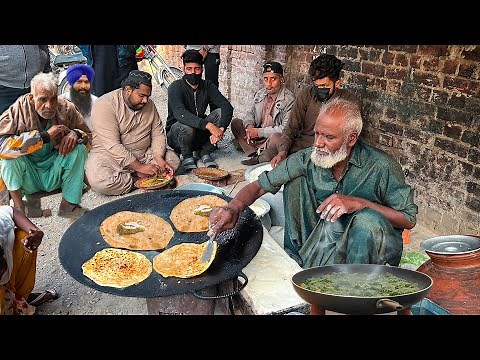 Aloo Saag Paratha Street Food Lahore | Ultimate Desi Breakfast | Lahori Nashta on Footpath