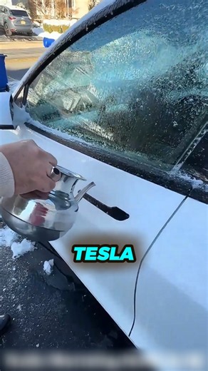 Pourquoi les Tesla deviennent impossibles à ouvrir en hiver ?!!🥶😳