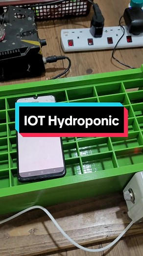 Indoor Hydroponic System for Engineering Students