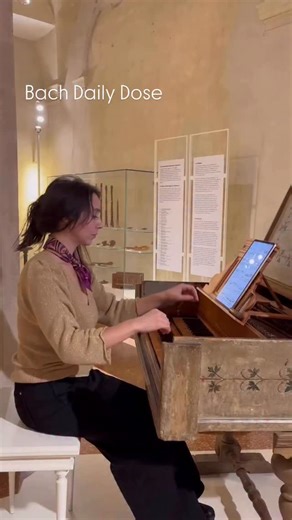 Catalina Vicens Music The subtlety of Bach’s Andante from the Concerto Italiano, explored through the colors of this unique instrument of the Tagliavini Collection, the harpsichord-fortepiano by Giovanni Ferrini (Florence, 1746). This genious invention by the pupil of Bartolomeo Cristofori, the inventor of the early piano, combines the Cristoforian piano mechanism on the upper keyboard - with all dynamic subtleties of pianissimo to mezzo piano, and the brilliance of the harpsichord. Here prepari