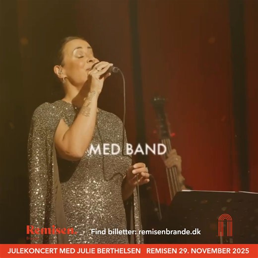 Glæd dig til en intim og smuk julekoncert, når Julie Berthelsen byder indenfor til Nordstjerne 2025. Med sin varme vokal og et fantastisk orkester skaber Julie en magisk ramme om julens budskab om næstekærlighed og fællesskab ✨ I Remisen lørdag d. 29. november kl. 20. Find dine billetter lige her: https://remisenbrande.dk/begivenhed/julekoncert-2025-med-julie-berthelsen-nordstjerne 🌟🌟🌟🌟🌟 Koncerten byder på både velkendte julesange i nye fortolkninger og mindre kendte, men helt særligt smukk