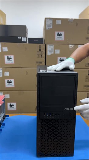 💼 ASUS ExpertCenter E500 G9 – Máy trạm chuyên nghiệp, hiệu năng vượt trội 🔥 ASUS ExpertCenter E500 G9 mang đến sức mạnh xử lý mạnh mẽ và độ ổn định cao cho kỹ sư, nhà thiết kế, và doanh nghiệp cần nền tảng workstation bền bỉ – tiết kiệm điện – hoạt động 24/7. ⚙️ Cấu hình & tính năng nổi bật (theo website ASUS): Hỗ trợ CPU Intel® Core™ Gen 12/13/14 & chipset Intel® W680. RAM DDR5 UDIMM ECC lên đến 128 GB, đảm bảo dung lượng có các ứng dụng cần bộ nhớ lớn. Hỗ trợ GPU NVIDIA RTX™ / Quadro®, lý tư