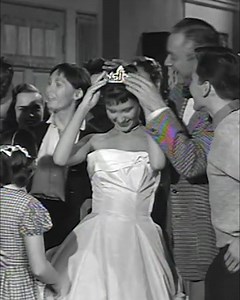 Happy Birthday to 'Princess' Anderson! 👑 Celebrate the magnificent Elinor Donahue with this clip of #FatherKnowsBest: https://bit.ly/HappyBirthdayElinorDonahue | Classic TV Rewind