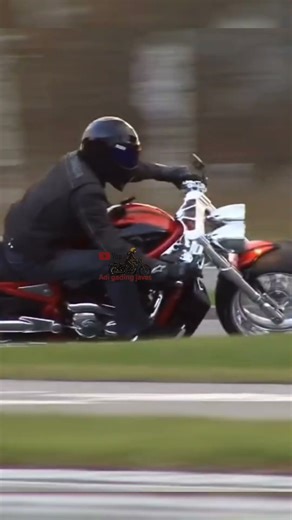 “The Legend of Speed: Harley V-Rod Dominates the Road” #harleydavidson #motorcycle #bikelife