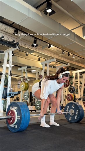 Effective Deadlift Techniques for Gym Enthusiasts