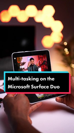 The Microsoft Surface Duo's dual screen multi-tasking is the best implementation of multi-tasking #izzitechtips #techtok #surfaceduo