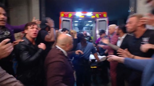 It's complete CHAOS backstage! 😱 | WWE SmackDown