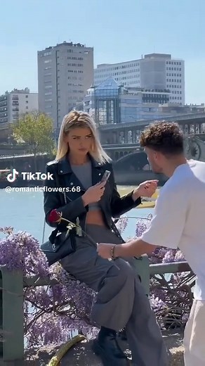 Giving Roses to Strangers: Heartwarming Street Love Video