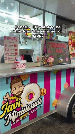 The eternal debate: summer body or Javi Mini Donuts 🍩😭