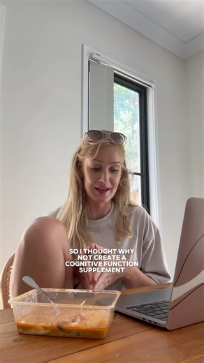 Bronte Edmunds | HONEST MOTHERHOOD on Instagram: "Here’s the supplement that sparked the whole idea! It’s a supplement to support women’s cognitive function. I want to offer women (and mothers) a better solution than just coffee 😂 Let me know wha you think about this idea & anything I should consider adding to my formula. I’ll share more about the exact formula soon!!! Make sure you follow @journeyofanhonestmum & @honestsupps to watch me build this brand from an idea into a real product! #mumsi