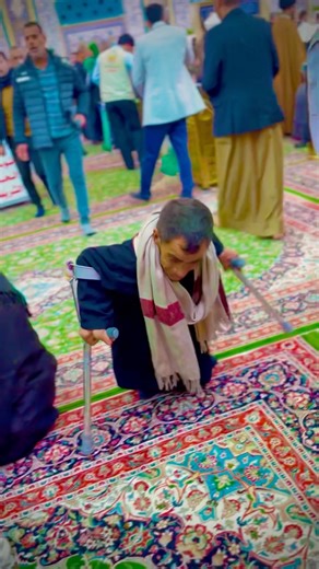 طفل_جميل_في_كربلا_مع_علم_عراق_❤️❤️❤️❤️❤️_#العتبة_العلوية_المقدسة_#religion_#viral_#shortvideoviral