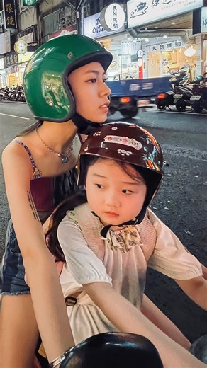 Meet the Devil Hand. Left-Handed Girl is written and directed by Shih-Ching Tsou, and produced by Shih-Ching Tsou and Sean Baker. Nominated for 2 Critics Choice Awards including Best Foreign Language Film. Watch now on Netflix. | Netflix