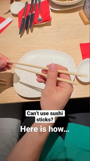 How to use sushi chopsticks easily?