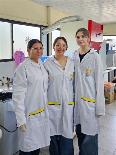 Estudia Bioquímica: Ciencia y Soluciones para la Salud