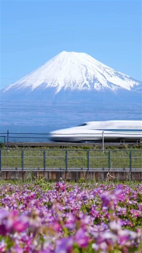 These beautiful valleys of Japan and this view of nature captivate the mind