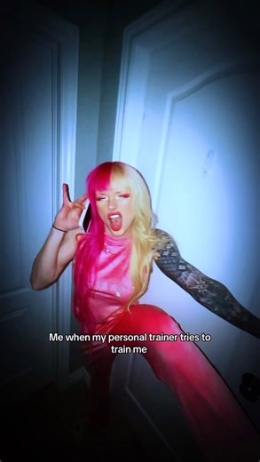 XINIA RAI on Instagram: "Stop blowin up my phonnne😏 @freerangerobin #fitness #gym #workout #bodybuilder #gymgirl #gymmemes #funny #tattoos #hairdye #alt #wlw"