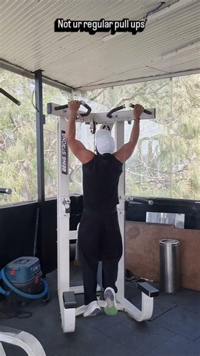 Clapping pull ups❣️