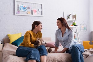 Mom sleeps in daughter’s dorm on her first night at college to make ‘memories’ — but critics say to ‘have boundaries’