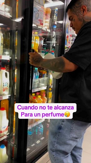 Cuando no te alcanza para un perfume. | Es el Lefty