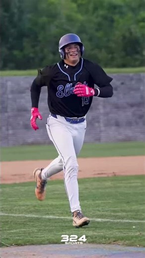Greyson Boyd getting the night started with a HUGE HR at the Castle for the Elkins Knights🔥🎥💯