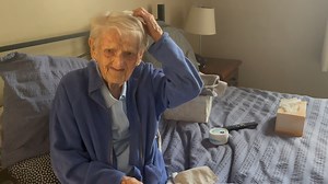 ⚠️ WARNING - do not drink or eat whilst watching this video ⚠️ Daffy was well and truly in a mood yesterday and Dorothy made an appearance 😂. I usually make light of the situation when Daffy is cranky and try and laugh it off. Well in the end it worked and Daffy came back 😊❤️👵🏻 | Daffy's Wise Words