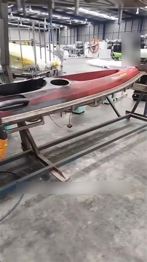 Plastic Powder Turns Into a Kayak #CoolEngineering #RotationalMolding #FactoryProcess