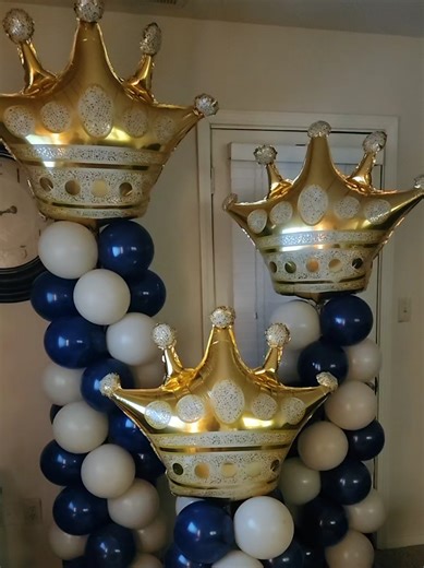 Balloon columns #balloons #ballooncolumn #balloondecor #balloondecorations