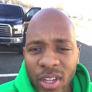 IF YOU BOSSED UP GETTING YO CHECK HANDLING YO BIZ THEN LIKE VIDEO!!! #youngpicasowiththesauce #openthedoorimcomingthrough #keepgrinding #crabboss | Crab Boss