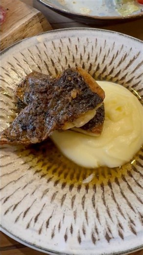 白身魚のポワレ！アンチョビソース！#飯テロ #白身魚 #ディナー #ワイン