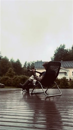 Aamuöiseen sateeseen