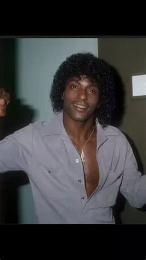 --- It's with a heavy heart that we say goodbye to Carl Carlton. His voice brought so much joy to so many of us. From his early days as "Little Carl Carlton" to his iconic hit "She's a Bad Mamma Jamma," he left an undeniable mark on music. His evolution into a slick funk/R&B artist, thanks to the help of Leon Heywood, was a testament to his talent and adaptability. Carl's music always had a unique blend of energy and soul. He gave us tracks like "Sexy Lady" and "This Feeling's Rated X-Tra." May 