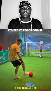 Others vs robot #videoviralシ #viralvideoシ #fyp #highlight #viral | Dan Ny