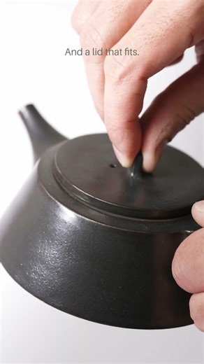 Three things that make a teapot pour well.#pottery #ceramics #teapot