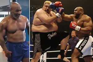 Tyson agreed fight with giant wrestler Sapp before signing off Jones Jr bout