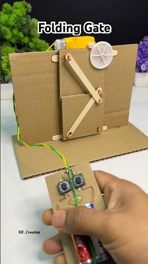 Folding Gate Mechanism with Dcmotor | DIY Science Project #youtubeshorts #dcmotor #experiment #tech