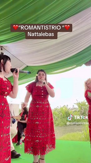 Goyang Eda: Highlighting Romantic Trio Performances