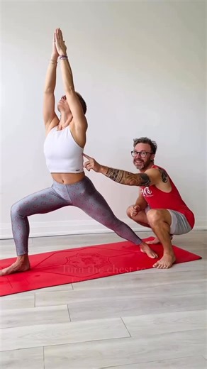 David and Jelena Yoga on Instagram: "📐Alignment in Virabhdrasana This posture shows up accross many styles of yoga. It can be instructed in different ways with plenty of modification options. In the context of the tradition we practice in Ashtanga Yoga, the full expression has these key physical co ordinates: 🦶🏽back foot is 90 to the front foot 🦵🏽back knee faces out 🩻 ribs face forward 💪🏽arms are overhead, externally rotated 🙏🏽 fingers & palms together flat …although it may be a challe