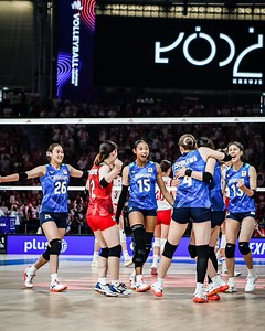 WOMEN’S WORLD CHAMPS: MEET TEAM JAPAN 🇯🇵 Japan 🇯🇵 finished 4th in the #VNL, with three players ranking in the Top 10 scorers 🔥, and they bring a defense that frustrates every rival 🛡️. Their first match is on August 23 in Bangkok 🇹🇭, and Japan 🇯🇵 is ready to make their mark 💪🏻. 🗒️ Check the schedule at volleyball.world 📺 Catch the action on VBTV: https://bit.ly/3Bjc3Ui 🏐 #Volleyball #Thailand2025 #WWCH #ElectrifyingThailand | Volleyball World