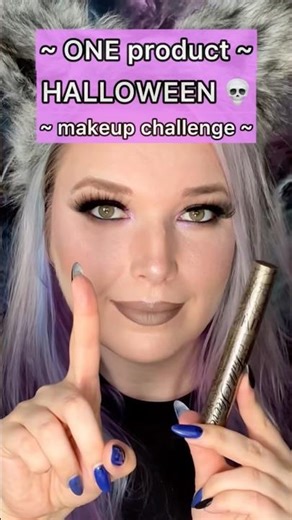 Half Skull Makeup💀 #halloween #creativemakeup #skullmakeup #halloweenmakeup #easyhalloweenmakeup