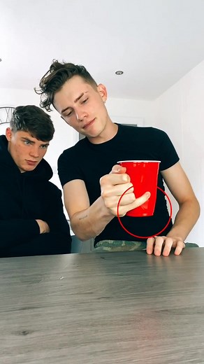 Static Electricity Prank 😂😭 (read bio)