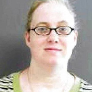 529K views | Cat hair, a cigarette box and a shipping label led to the arrest of Julia Poff. Authorities say Poff mailed potentially deadly homemade bombs to former President Barack Obama and Texas Governor Greg Abbott. https://usat.ly/2iPDgmP | USA TODAY Video | Facebook