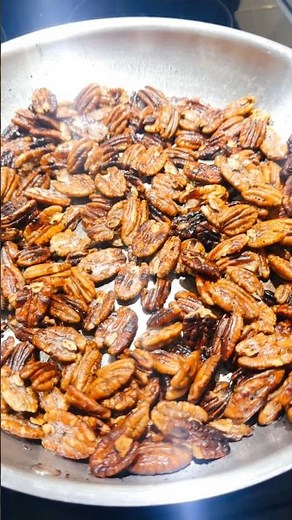 10-Minute Maple Candied Pecans: No Refined Sugar! #GlutenFree #HealthySnacks #FamilyFoodFix