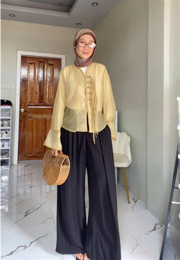 Soft and Stylish: Sheer Top Fashion Ideas