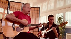 1.1M views · 16K reactions | "Si yo no te tengo a ti", esta canción pertenece al cuarto disco de Hombres G "Agitar antes de usar", grabado entre febrero y marzo de 1988 y publicado el 24 de mayo de 1988. Versión acústica David junto a su hijo Daniel Summers. | HombresG.Net | Facebook