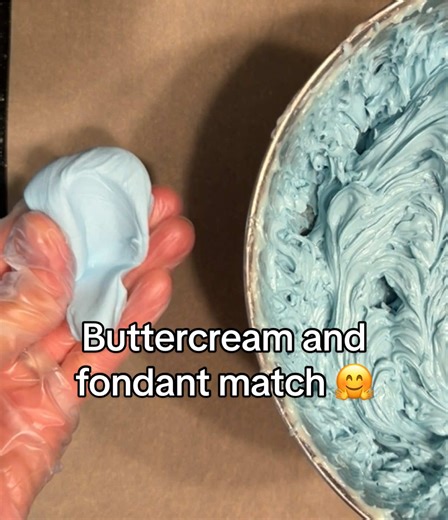 I love when that buttercream and fondant match! 🤗 #fondant #buttercream #cakedecorating #paducahky #customcakes